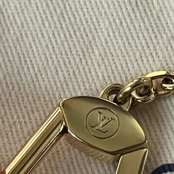 Louis Vuitton key pouch - Picture 9 of 13